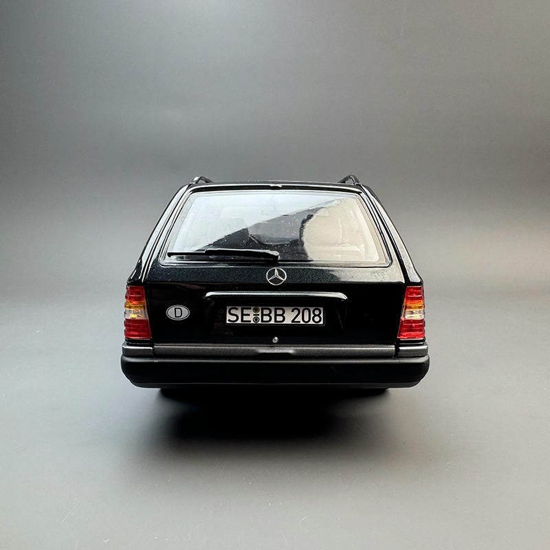 NOREV 1:18 Mercedes-Benz S124 300D T-Model Diecast Opening Model