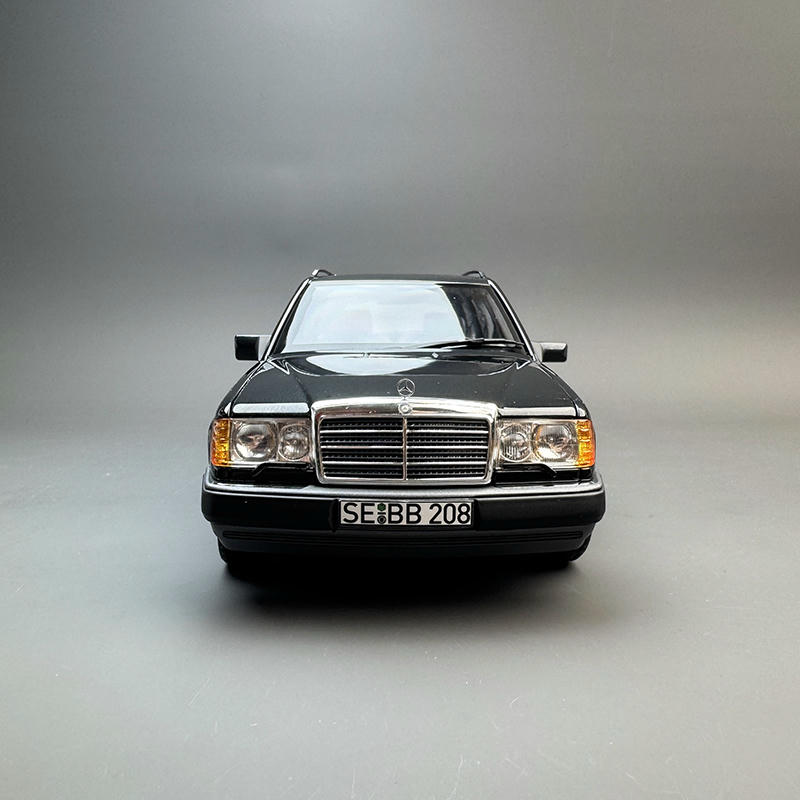 NOREV 1:18 Mercedes-Benz S124 300D T-Model Diecast Opening Model