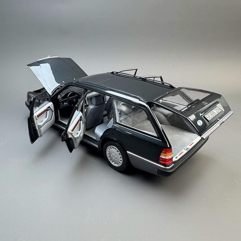 NOREV 1:18 Mercedes-Benz S124 300D T-Model Diecast Opening Model