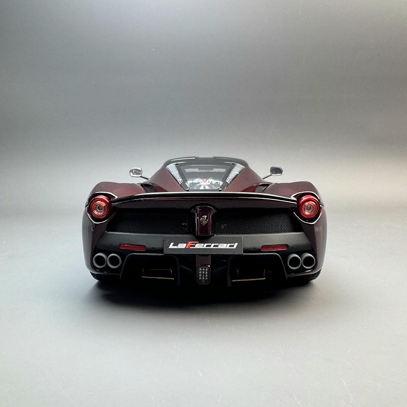 BBR 1:18 Ferrari LaFerrari Diecast Model – Rosso Rubino