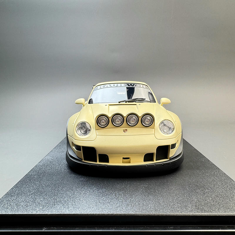 GT Spirit 1:18 Porsche 911 (993) RWB Sandstorm Resin Model
