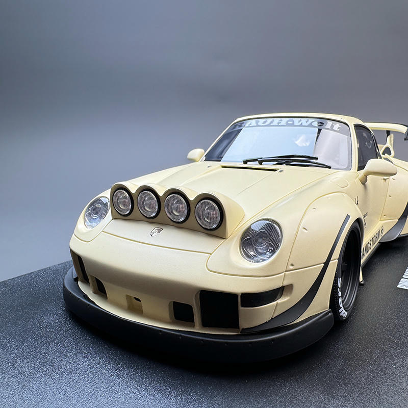 GT Spirit 1:18 Porsche 911 (993) RWB Sandstorm Resin Model