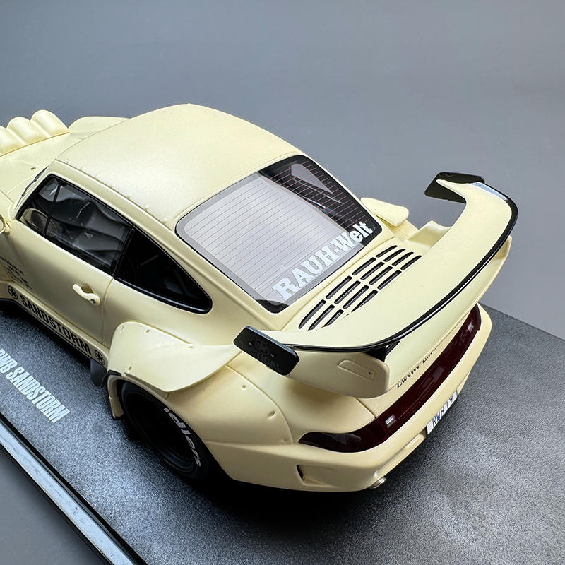 GT Spirit 1:18 Porsche 911 (993) RWB Sandstorm Resin Model