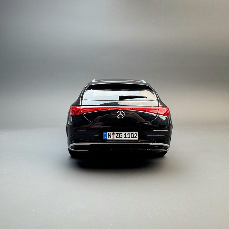 NZG 1:18 Mercedes-Benz CLA Shooting Brake Diecast Model