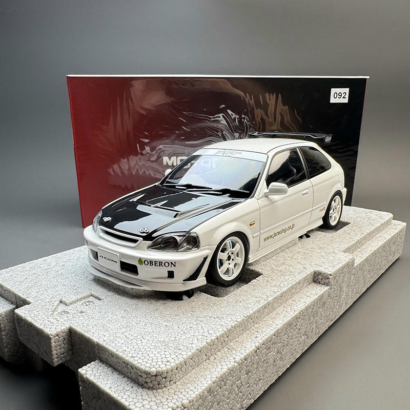 MotorHelix 1:18 Honda Civic Type R (EK9) J's Racing Diecast Model