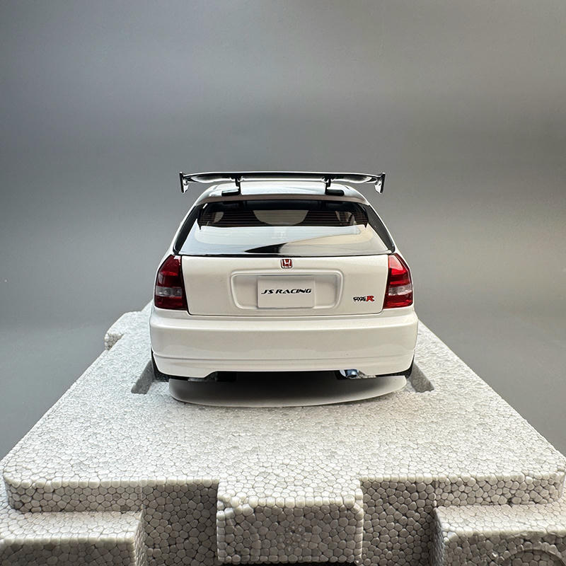MotorHelix 1:18 Honda Civic Type R (EK9) J's Racing Diecast Model