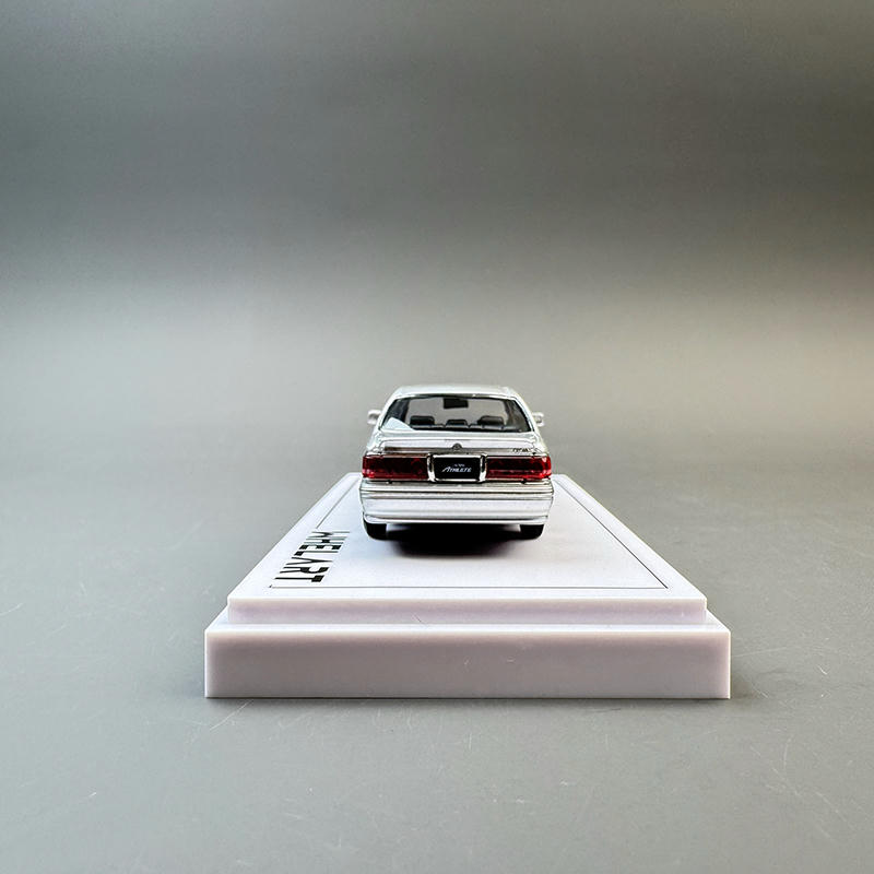 WHELART 1:64 Toyota Crown Athlete S170 Diecast Model