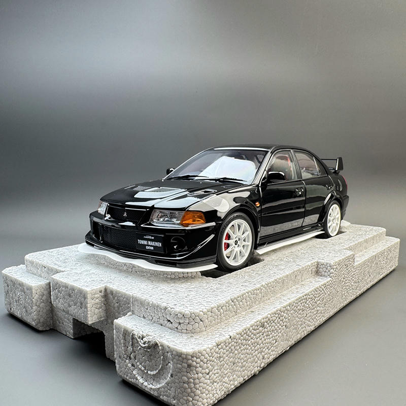 MotorHelix 1:18 Mitsubishi Lancer Evolution VI GSR T.M.E. (6.5) Diecast Model