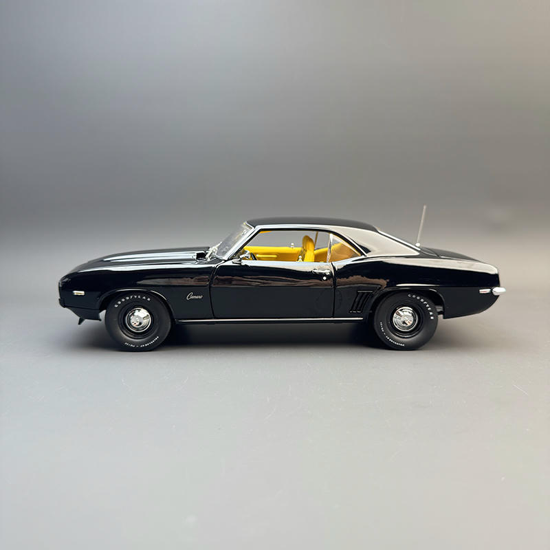 ACME 1:18 1969 Chevrolet COPO Camaro Diecast Model — Black