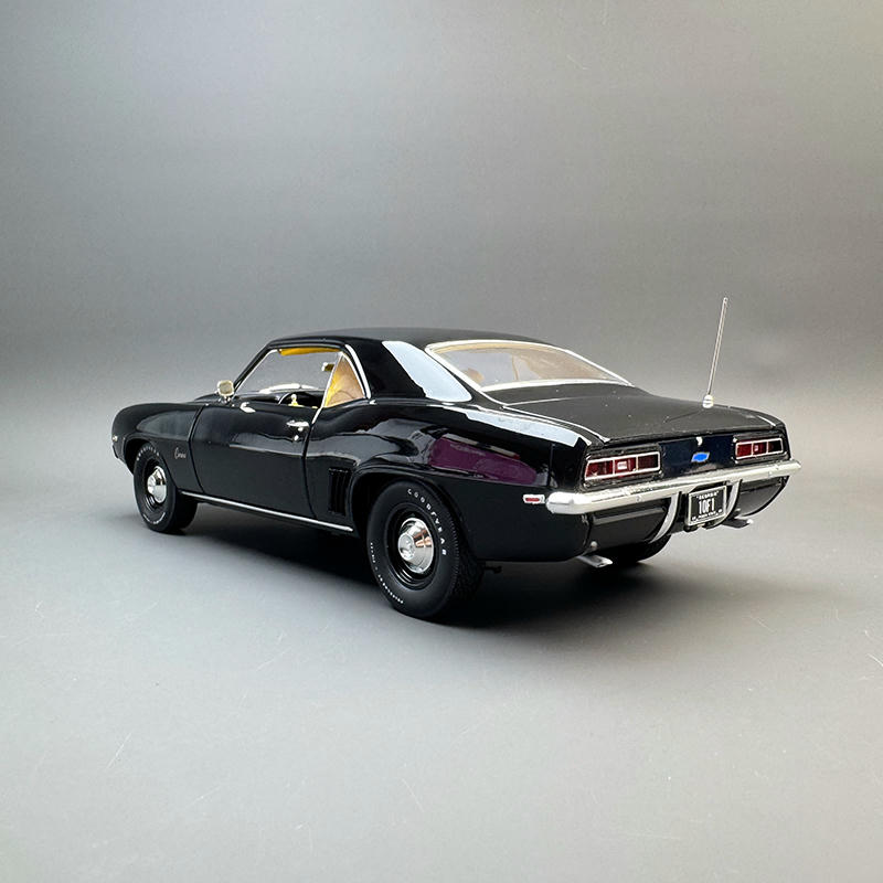 ACME 1:18 1969 Chevrolet COPO Camaro Diecast Model — Black
