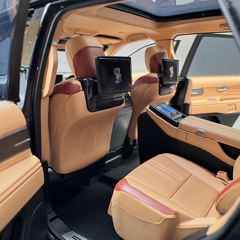 Almost Real 1:18 Toyota Century SUV Alloy Diecast Model