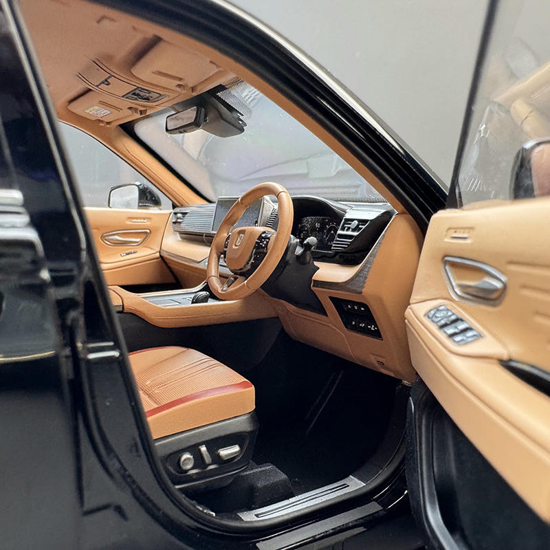 Almost Real 1:18 Toyota Century SUV Alloy Diecast Model