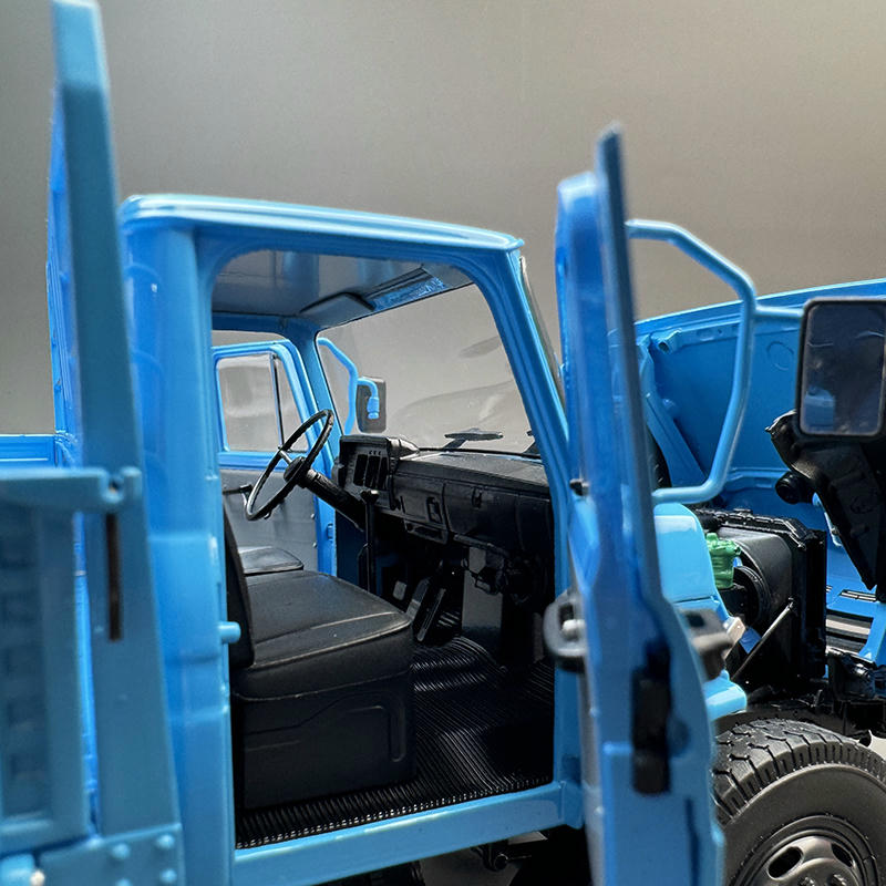 Century Dragon 1:24 Jiefang CA142 Diecast Truck Model