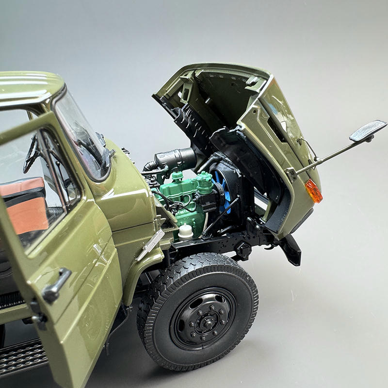 Century Dragon 1:24 Jiefang CA141 Diecast Truck Model