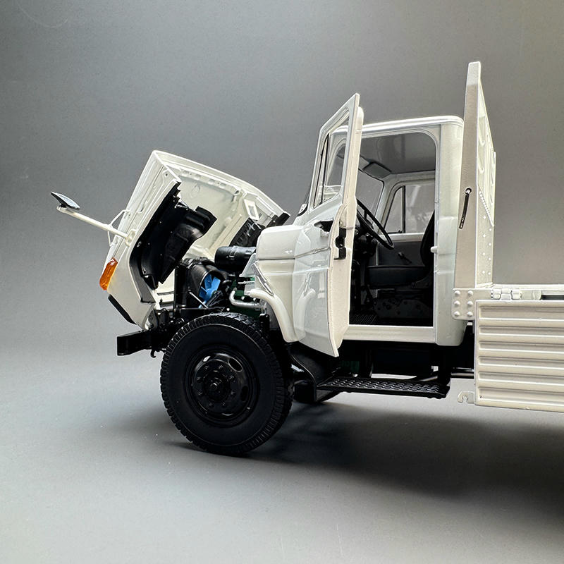 Century Dragon 1:24 Jiefang CA141 Diecast Truck Model