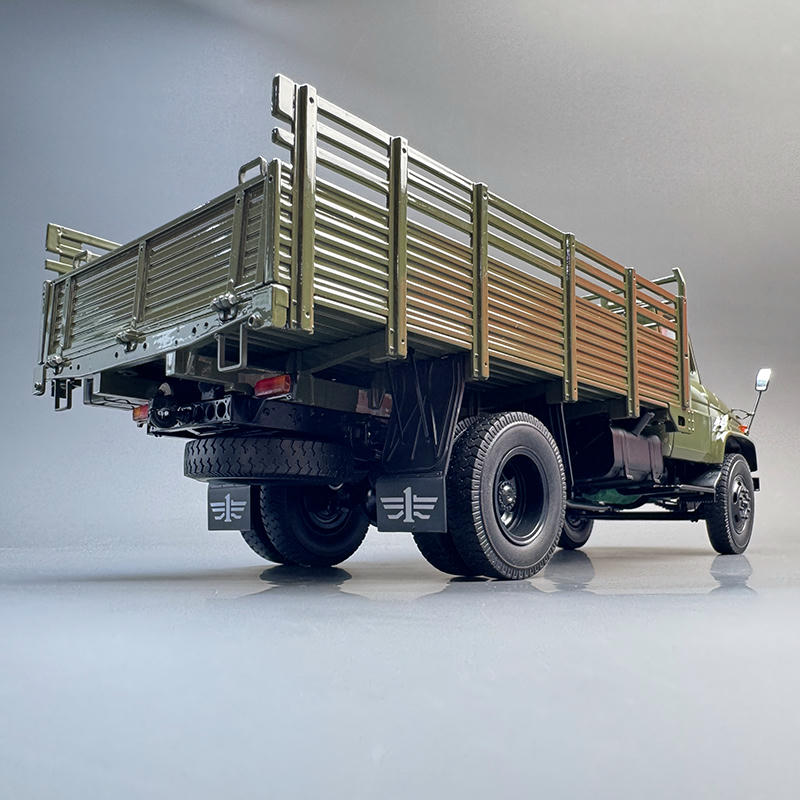 Century Dragon 1:24 Jiefang CA141 Diecast Truck Model
