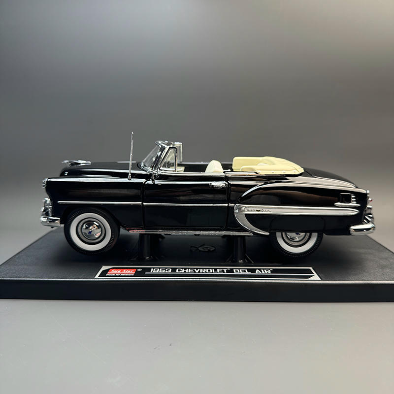 Sun Star 1:18 1953 Chevrolet Bel Air Diecast Model