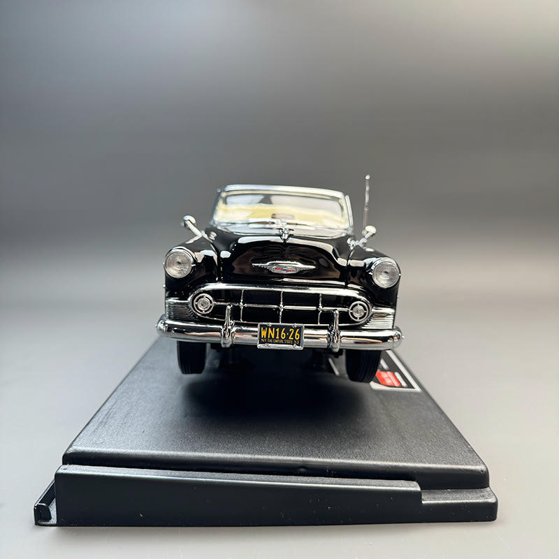 Sun Star 1:18 1953 Chevrolet Bel Air Diecast Model