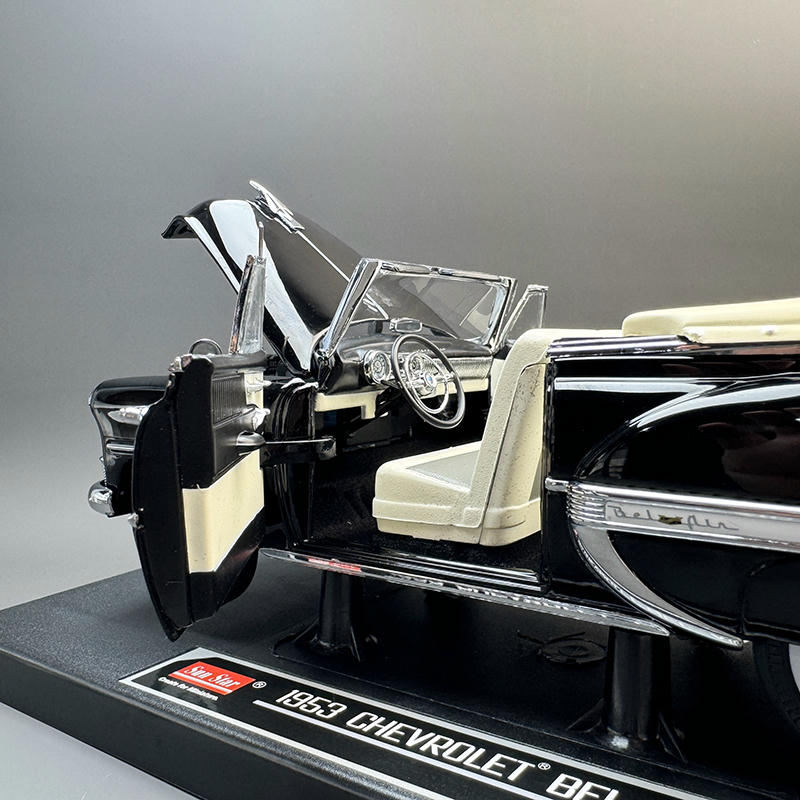 Sun Star 1:18 1953 Chevrolet Bel Air Diecast Model
