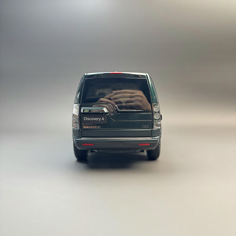 WHELART 1:18 Land Rover Discovery 4 Diecast Model — Green