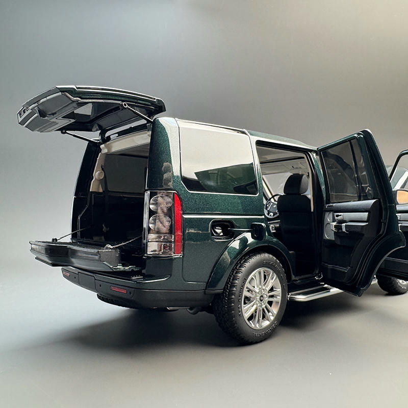 WHELART 1:18 Land Rover Discovery 4 Diecast Model — Green