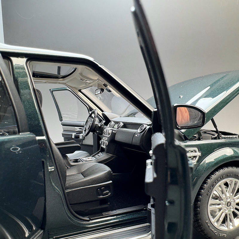 WHELART 1:18 Land Rover Discovery 4 Diecast Model — Green