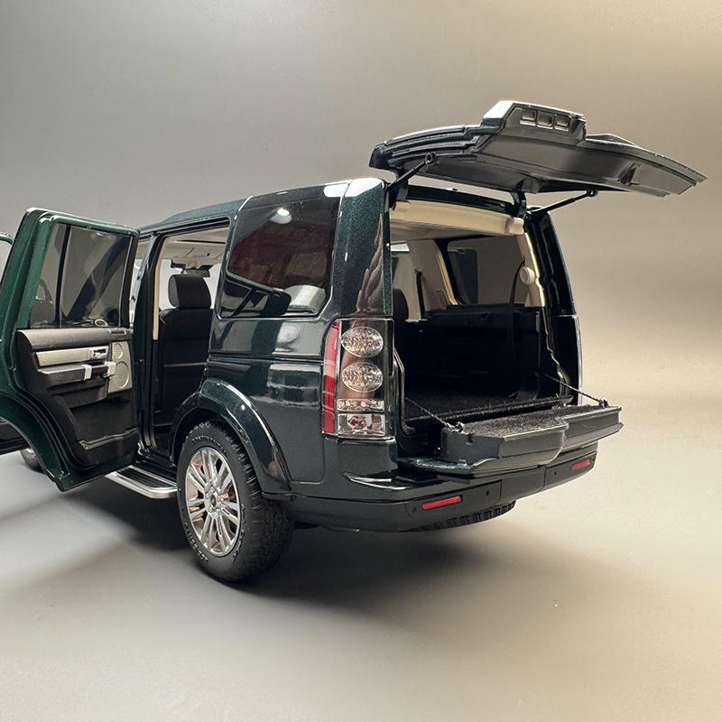 WHELART 1:18 Land Rover Discovery 4 Diecast Model — Green