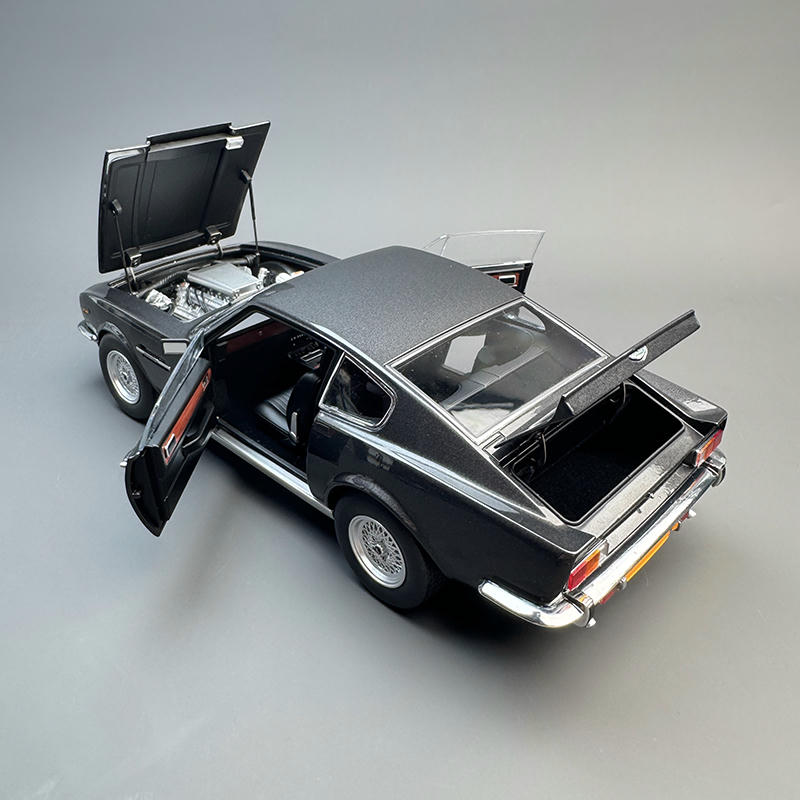 Xiaoguang 1:18 Aston Martin Vantage 007 Edition Diecast Model
