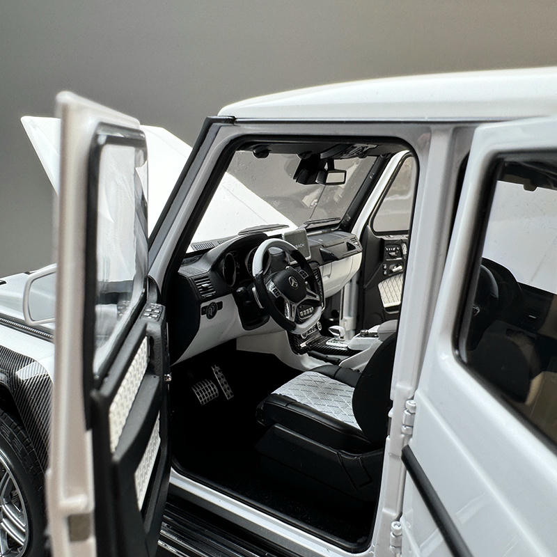 Almost Real 1:18 Mercedes-Maybach G650 Landaulet 2017 Diecast Model