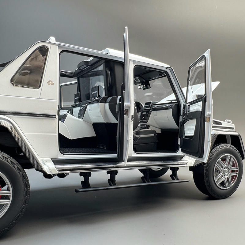 Almost Real 1:18 Mercedes-Maybach G650 Landaulet 2017 Diecast Model
