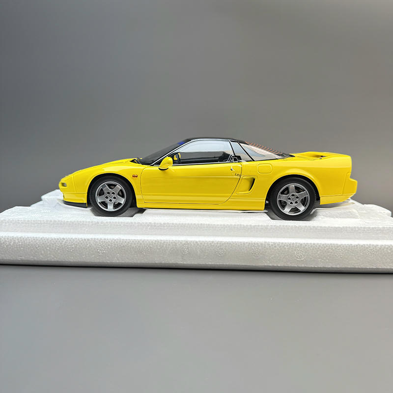 LCD 1:18 Honda NSX NA1 Diecast Model