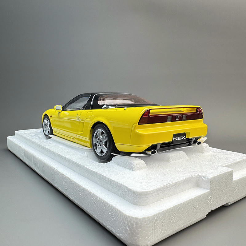 LCD 1:18 Honda NSX NA1 Diecast Model