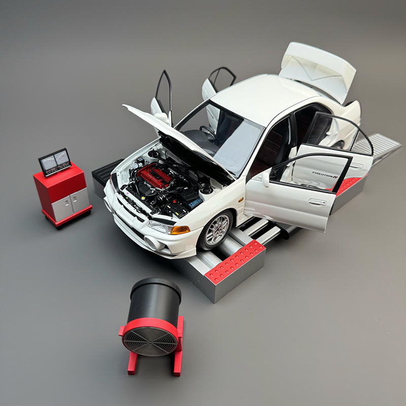 MotorHelix 1:18 Mitsubishi Lancer Evolution IV GSR Diecast Model