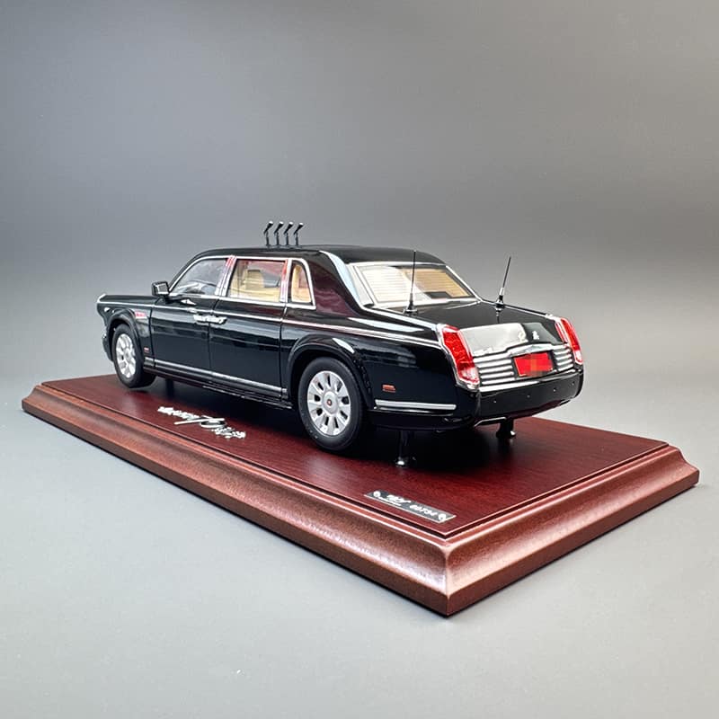 Century Dragon 1:24 Hongqi Diecast Model Car