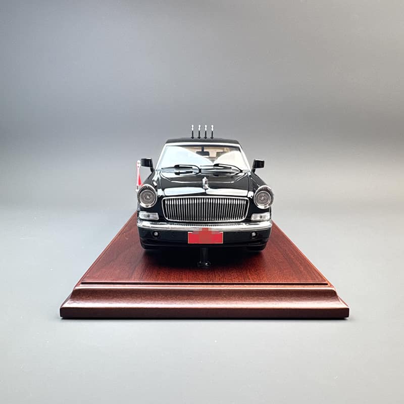Century Dragon 1:24 Hongqi Diecast Model Car