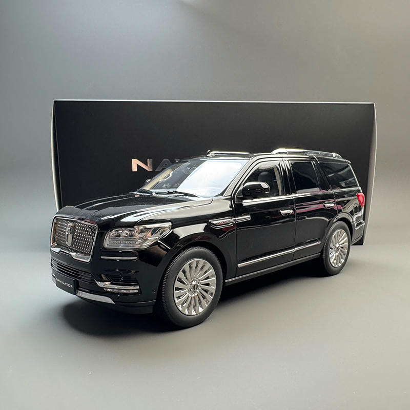 OEM 1:18 Lincoln Navigator Diecast Model