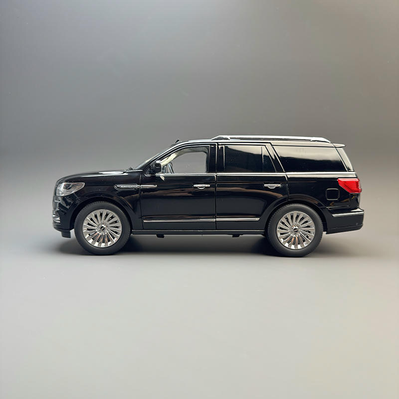 OEM 1:18 Lincoln Navigator Diecast Model
