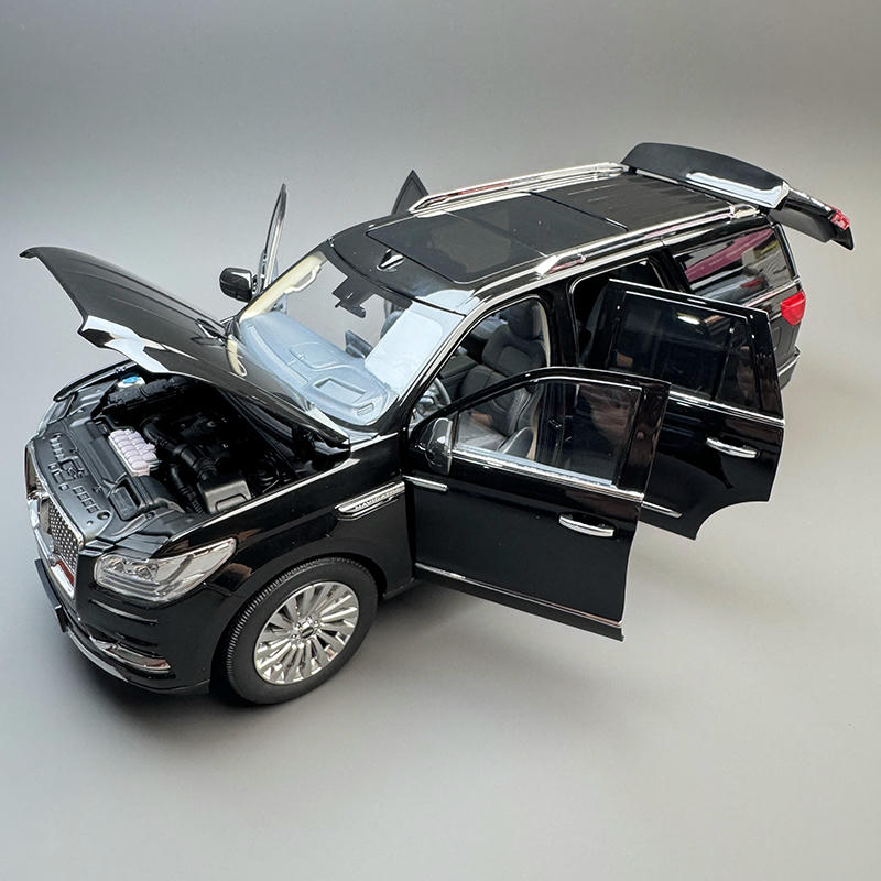 OEM 1:18 Lincoln Navigator Diecast Model