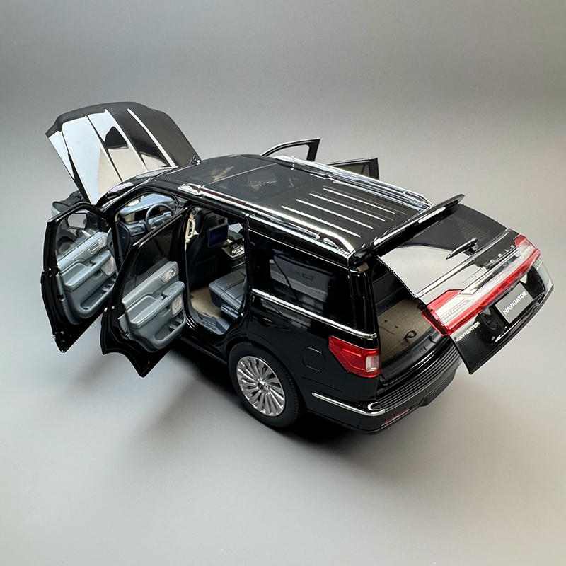 OEM 1:18 Lincoln Navigator Diecast Model