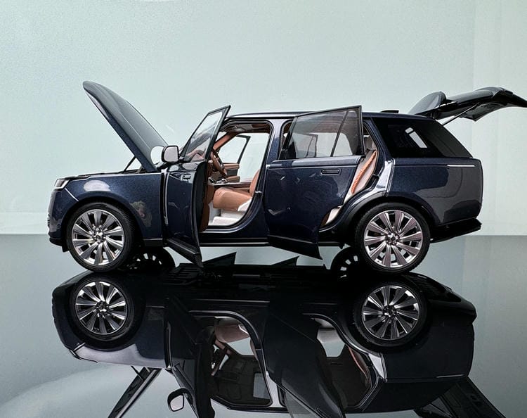 LCD 1:18 Range Rover Honor Genesis Long Edition 2022 Legierung Vollständig offenes Automodell