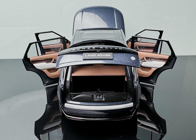 LCD 1:18 Range Rover Honor Genesis Long Edition 2022 Legierung Vollständig offenes Automodell