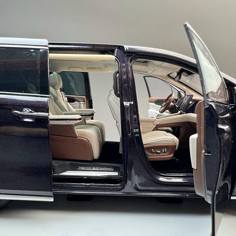 OEM 1:18 BYD M9 2025 Diecast Model