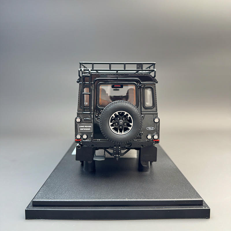 GT Spirit 1:18 Land Rover Defender 110 SW Adventure 2016 Resin Model – GT968