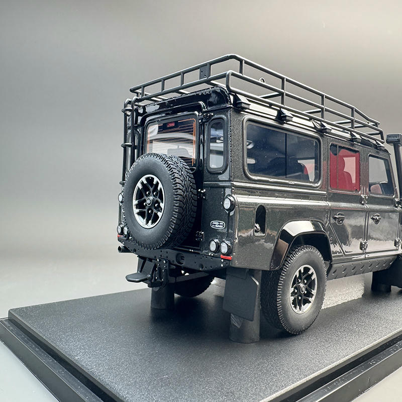 GT Spirit 1:18 Land Rover Defender 110 SW Adventure 2016 Resin Model – GT968