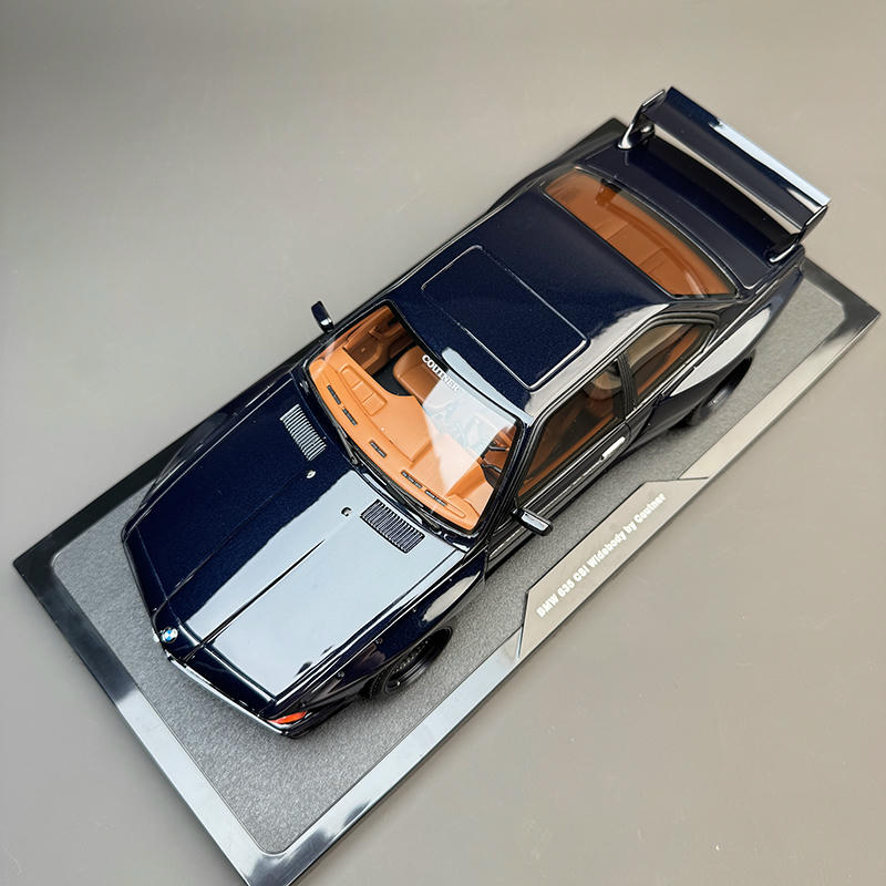 OTTO 1:18 BMW 635 CSi (E24) Dark Blue Resin Model