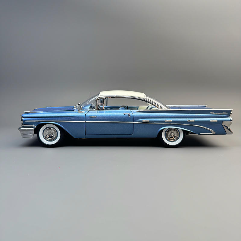 SunStar 1:18 1959 Pontiac Bonneville Platinum Edition Diecast Model