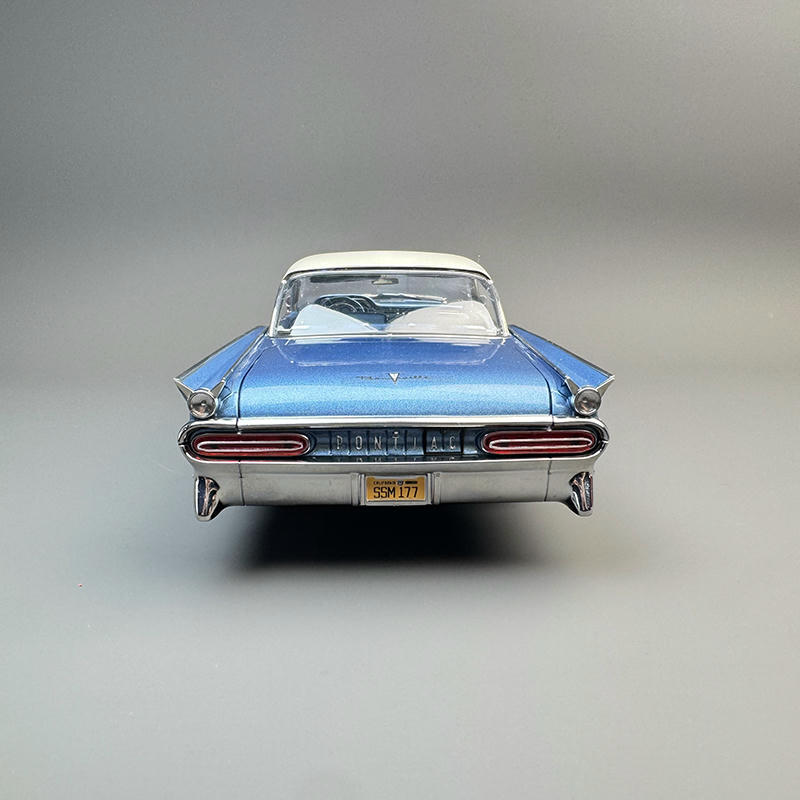 SunStar 1:18 1959 Pontiac Bonneville Platinum Edition Diecast