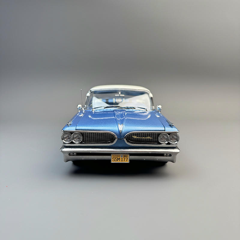SunStar 1:18 1959 Pontiac Bonneville Platinum Edition Diecast