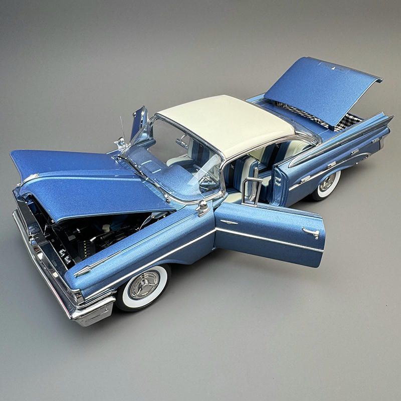 SunStar 1:18 1959 Pontiac Bonneville Platinum Edition Diecast Model