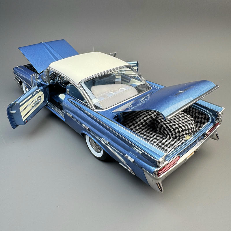 SunStar 1:18 1959 Pontiac Bonneville Platinum Edition Diecast